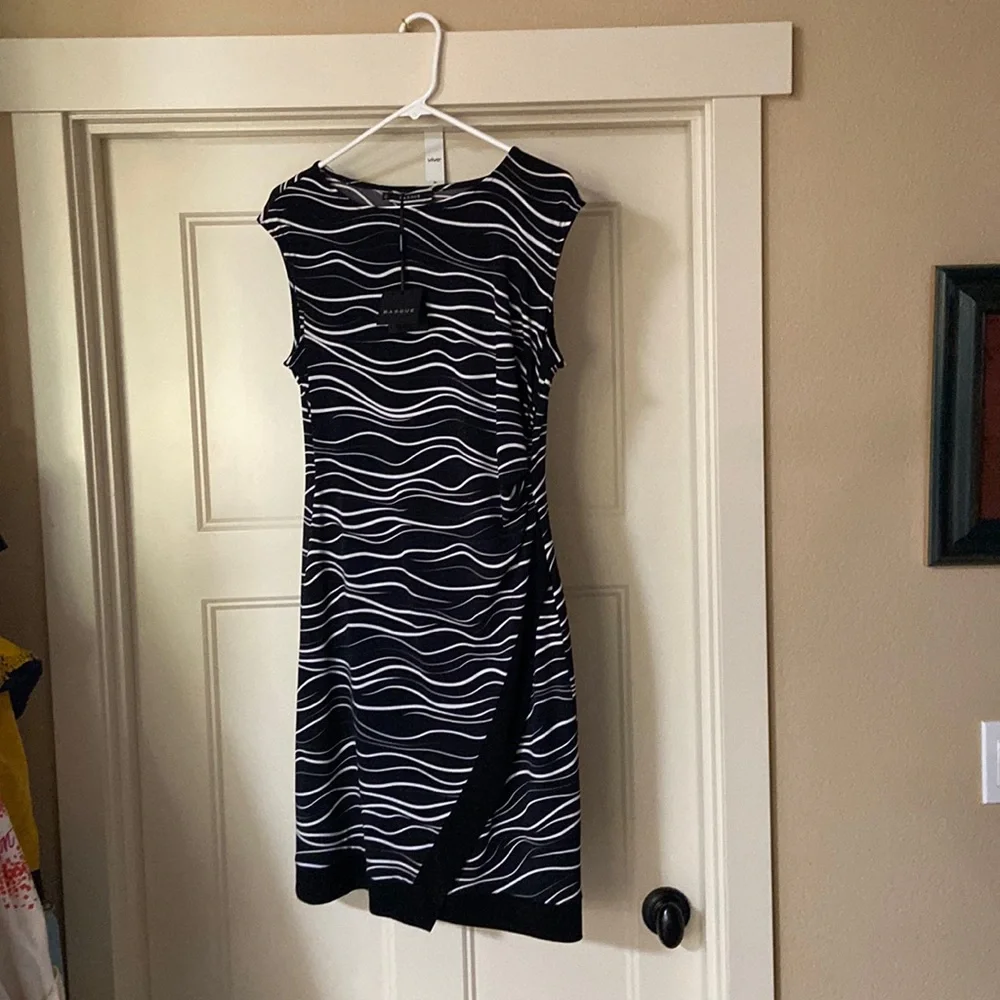Dress - Picture 1 of 4